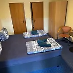 Zur Festwiese 5*
