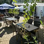 فندق Zur Festwiese Gierstädt