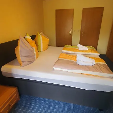 Zur Festwiese Gierstädt