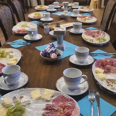 Zur Festwiese Hotel