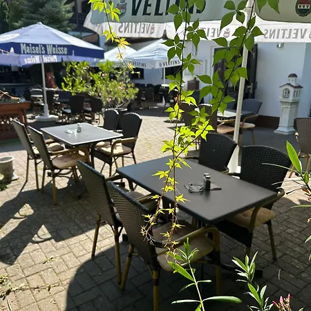 Hotel Zur Festwiese Gierstädt