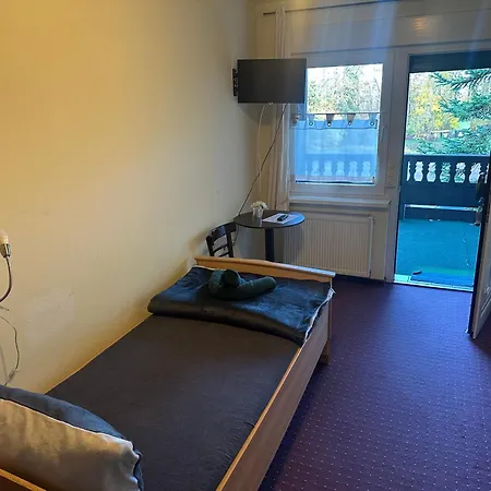 Hotel Zur Festwiese Gierstädt