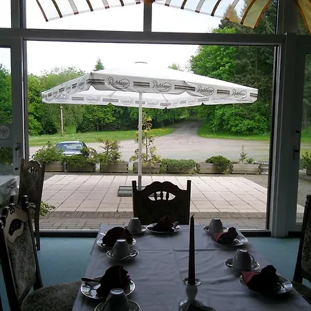 Hotel Zur Festwiese Gierstädt