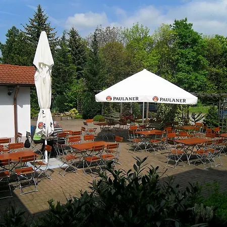 Hotel Zur Festwiese Gierstädt