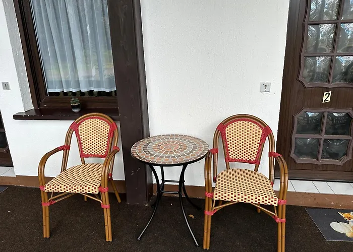 Otel Zur Festwiese Gierstädt