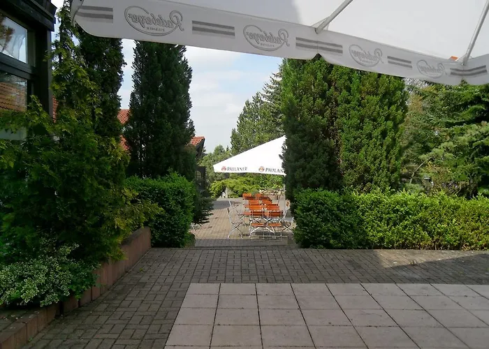 Otel Zur Festwiese