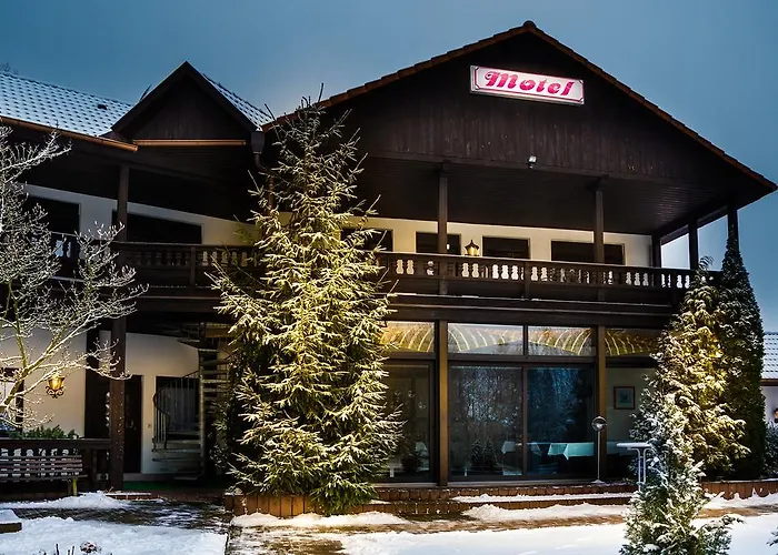 Otel Zur Festwiese Gierstädt