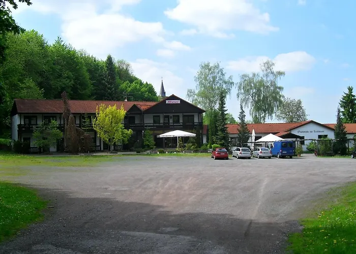 Otel Zur Festwiese 5*